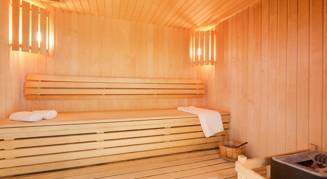 Hot wooden sauna Chalet de L'Adonis LVH Les Menuires relax unwind