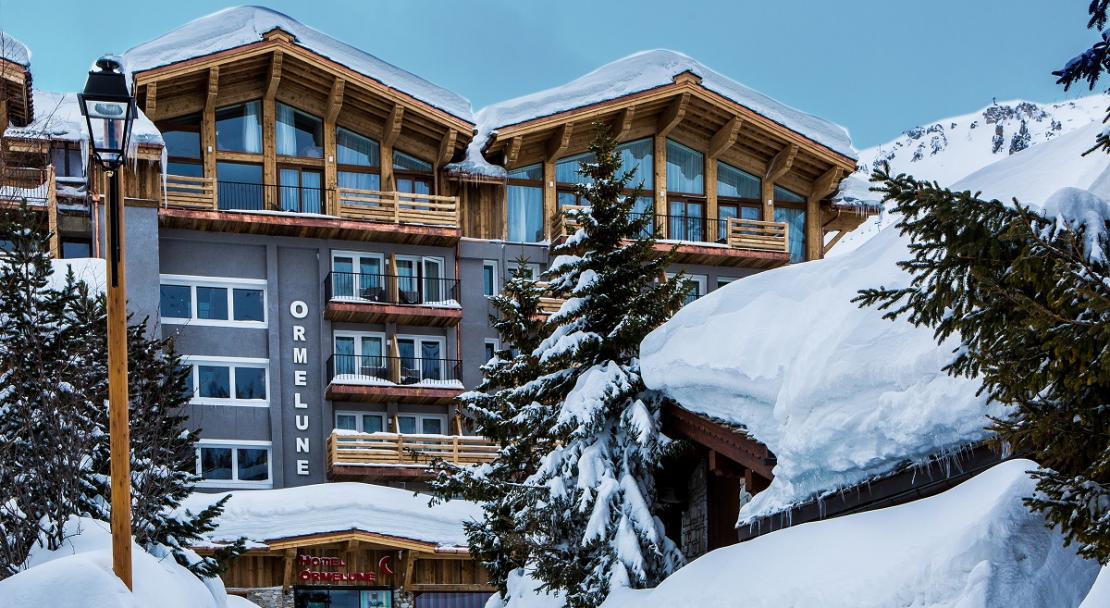 Exterior Hotel Ormelune Snowy Mountains Trees Val d'Isere; Copyright: Gilles TRILLARD