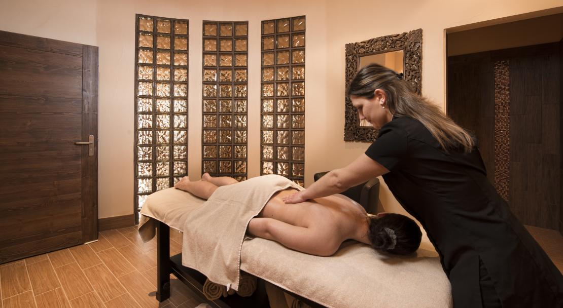 Massage treatments in Le Hameau du Kashmir Val Thorens