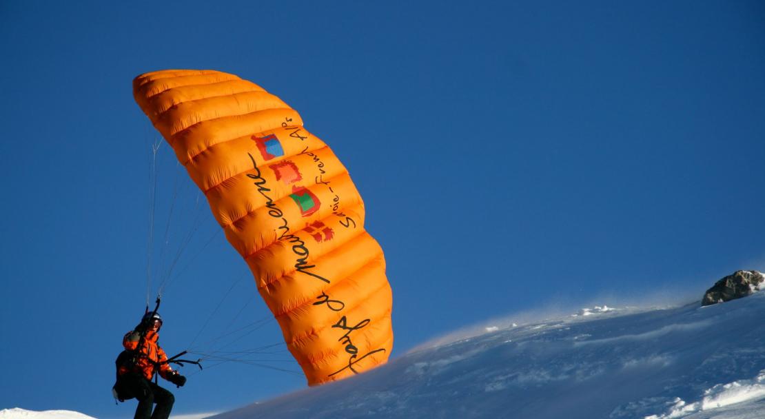 Paragliding in Valfrejus